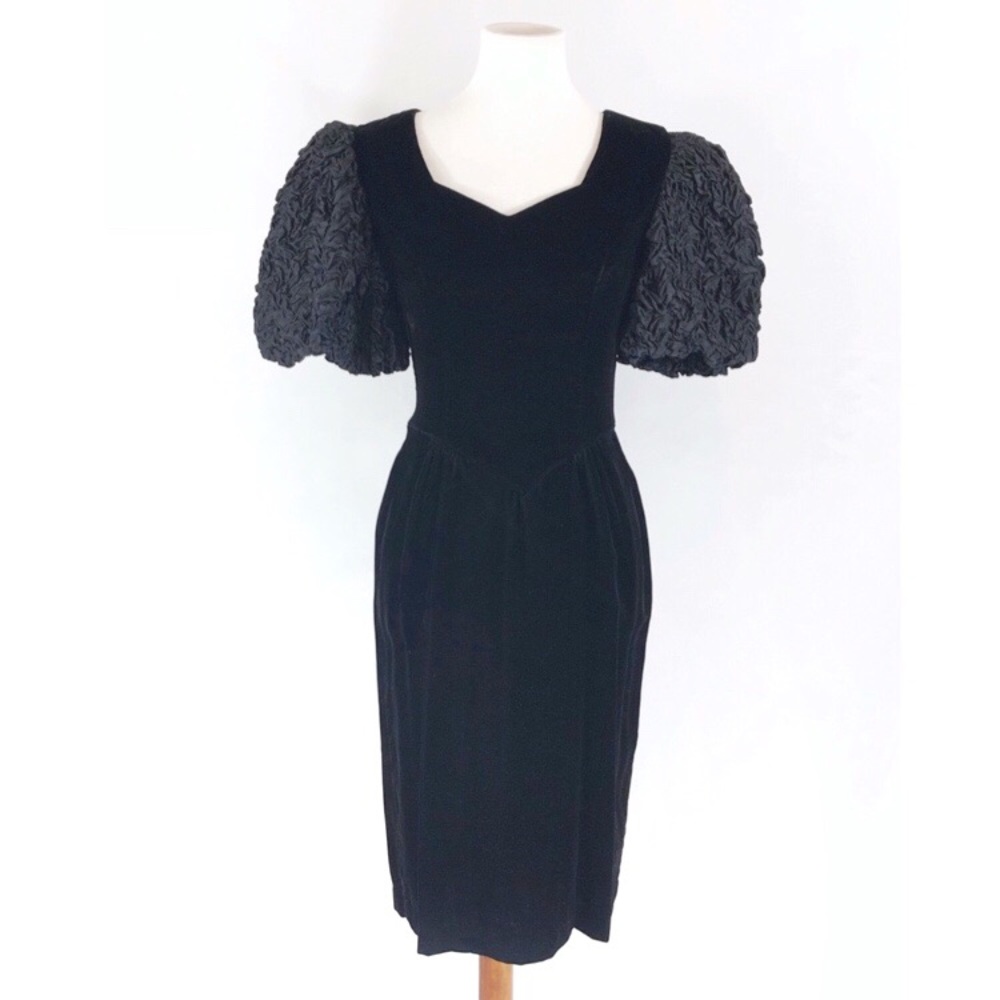Vintage Black Velvet Puff Sleeves Sheath Dress